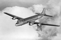 DC-4. Такие самолеты использовались корейской авиацией на дальних линиях в 1950-е гг.