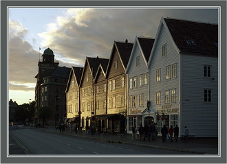 Фотография Норвегии. Вечер опускается на старый город... 
