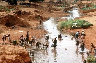 Фотография Буркина-Фасо. Сельская стирка в Буркина-Фасо 