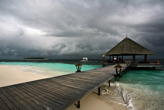 Фотография Мальдив. Сезон дождей на острове Ихуру 